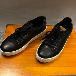 Born leather Sneakers